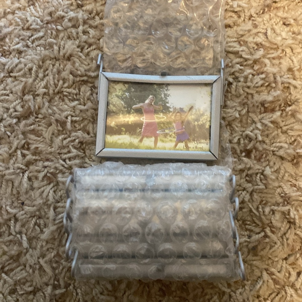 Metal Spinning Photo Frame - Picture 4 of 6